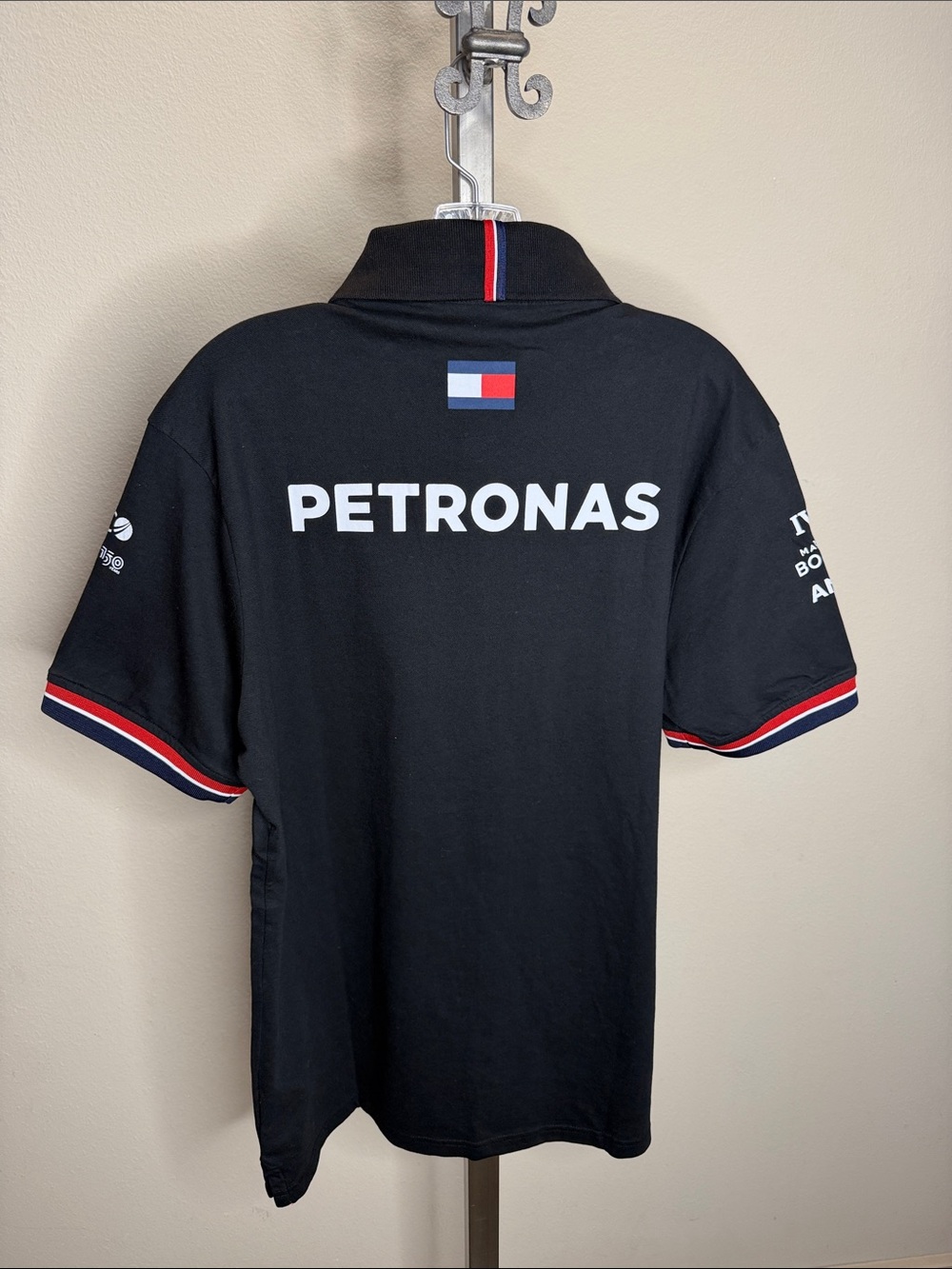 NWT New Mercedes AMG Black F1 Formula One 2023 Team Petronas Polo Shirt Large - Picture 6 of 6